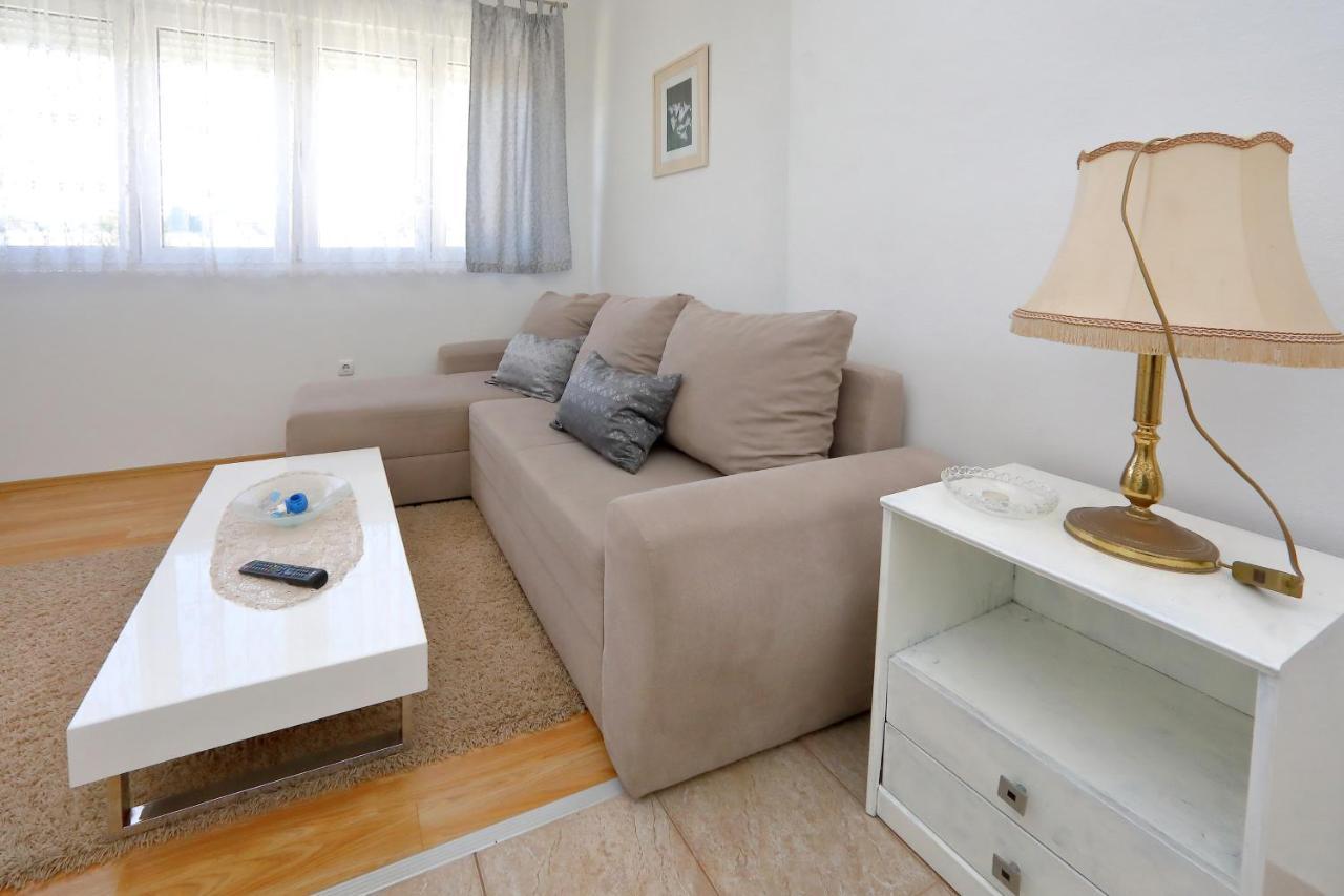 Apartments Ivana ビビニェ エクステリア 写真