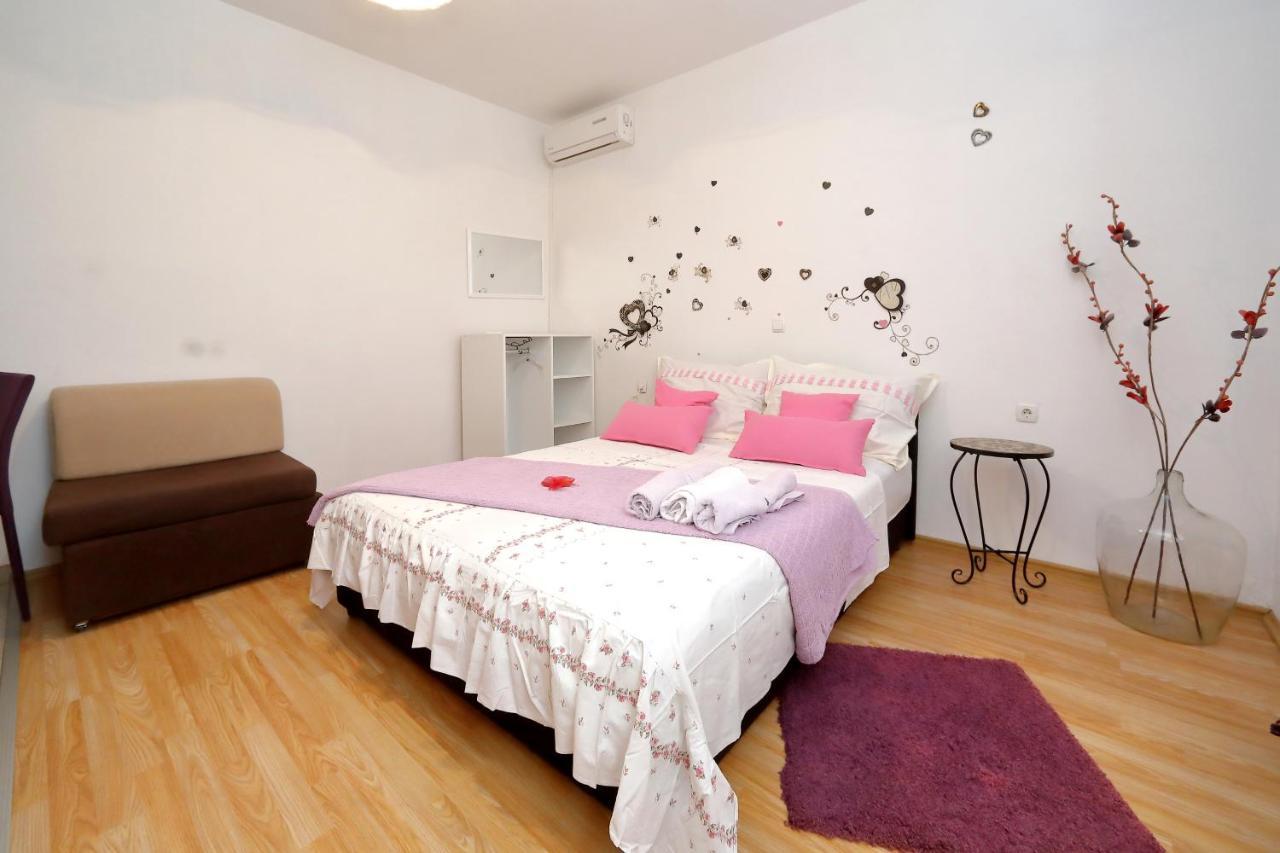 Apartments Ivana ビビニェ エクステリア 写真