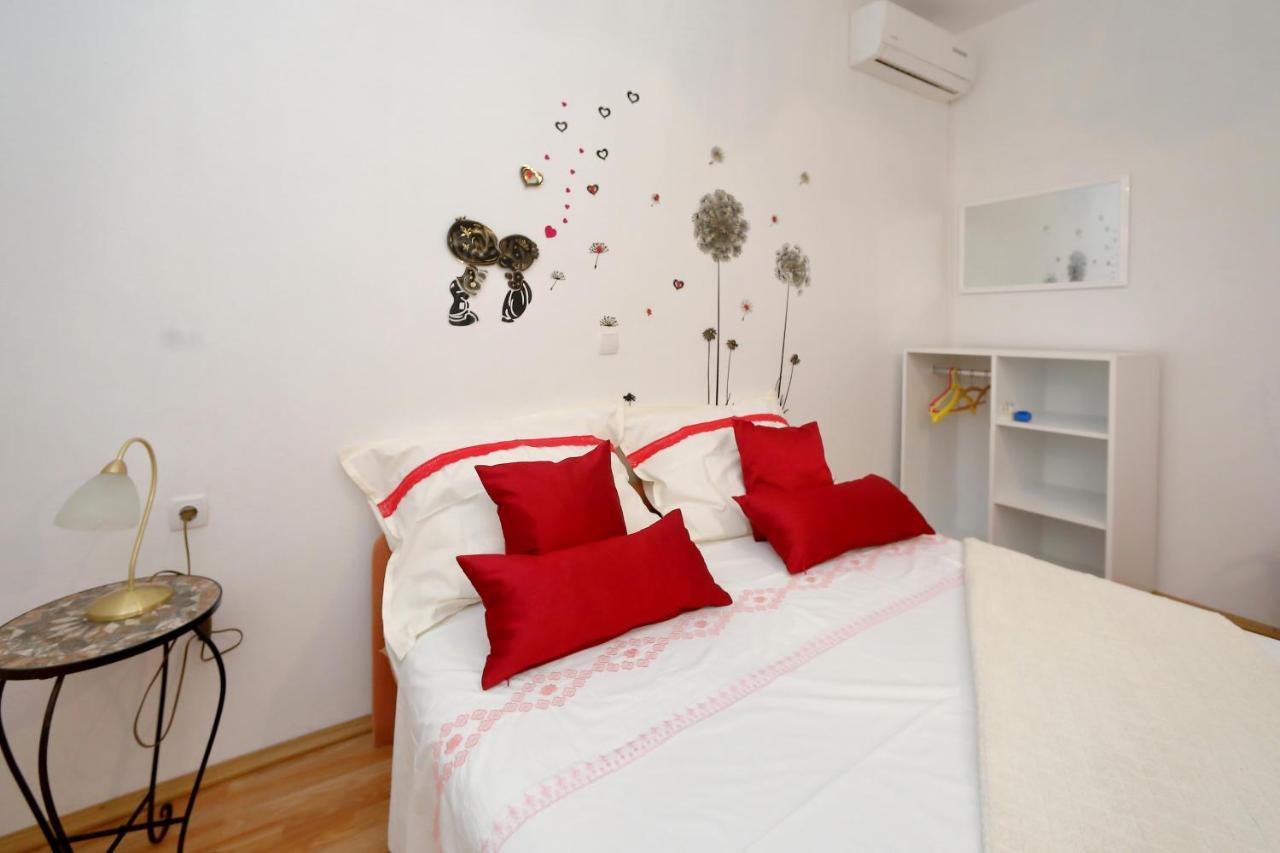 Apartments Ivana ビビニェ エクステリア 写真