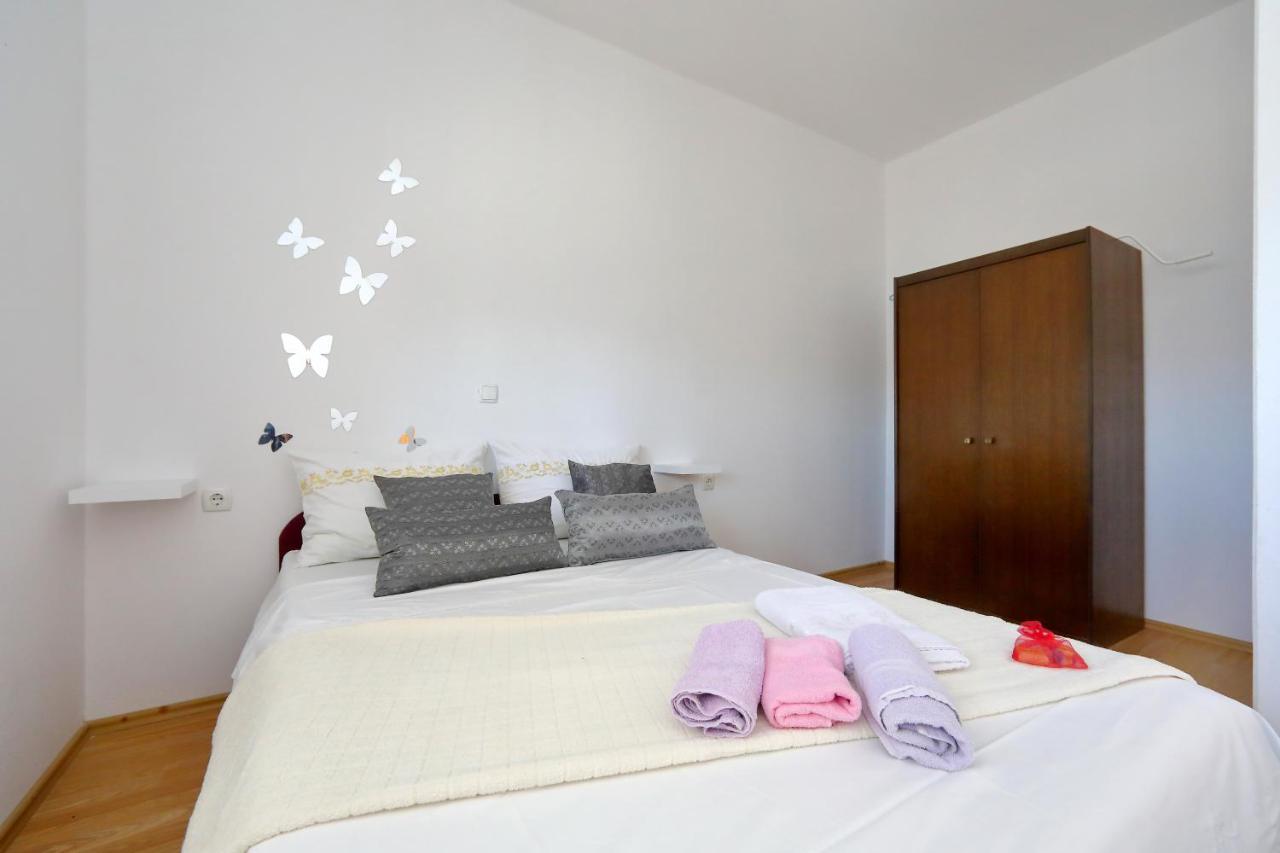 Apartments Ivana ビビニェ エクステリア 写真