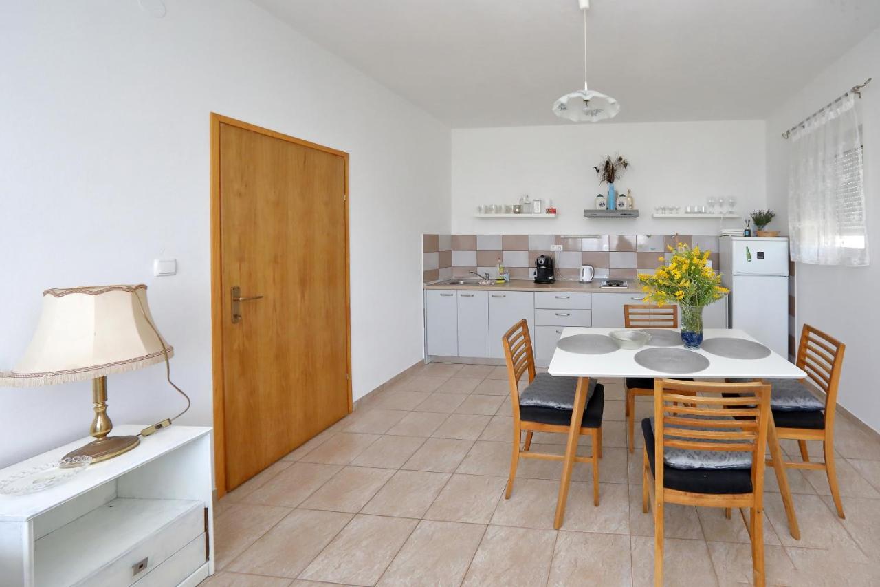 Apartments Ivana ビビニェ エクステリア 写真